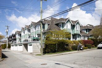 273 5th St E in North Vancouver, BC - Building Photo - Building Photo