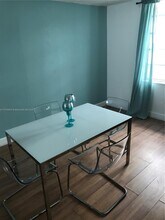 1732 Meridian Ave in Miami Beach, FL - Foto de edificio - Building Photo