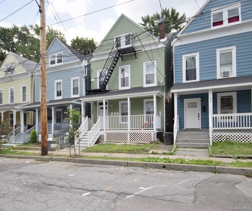 61 Carson Ave in Newburgh, NY - Building Photo