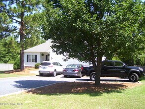 183 Bellhaven Dr in Whispering Pines, NC - Building Photo - Building Photo
