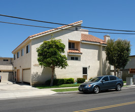 4571-4581 Pearce St in Huntington Beach, CA - Building Photo - Building Photo