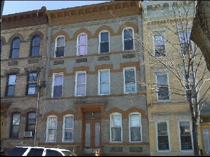 1818 Harman St in Ridgewood, NY - Building Photo