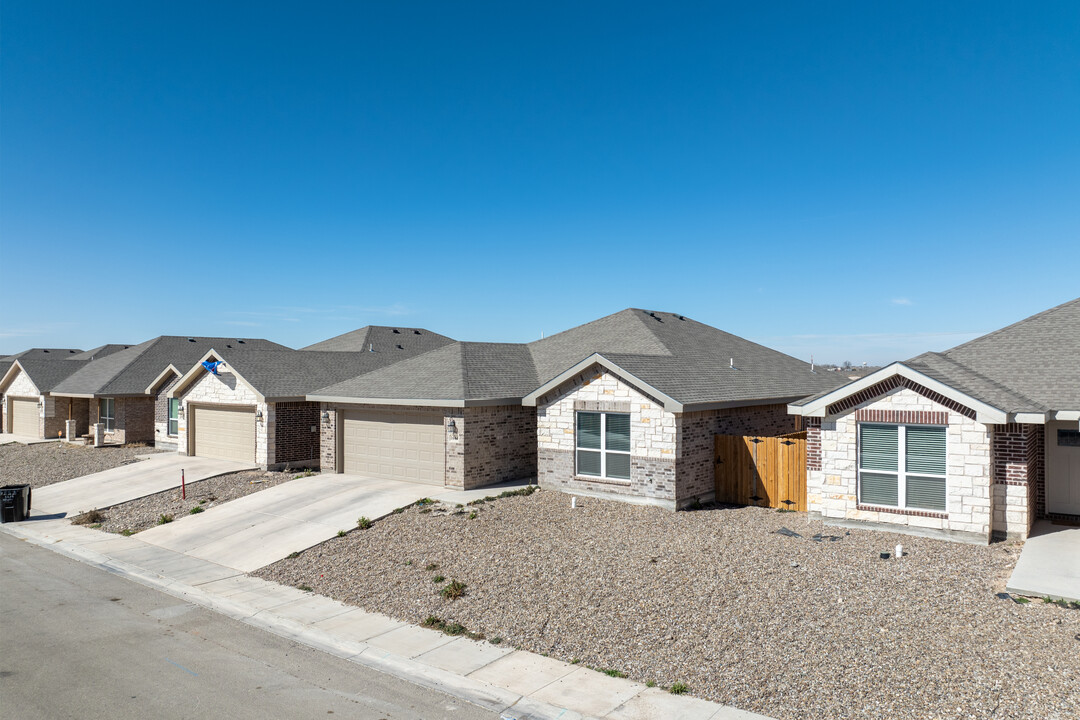 24 SFH Rental Homes in Odessa, TX - Building Photo