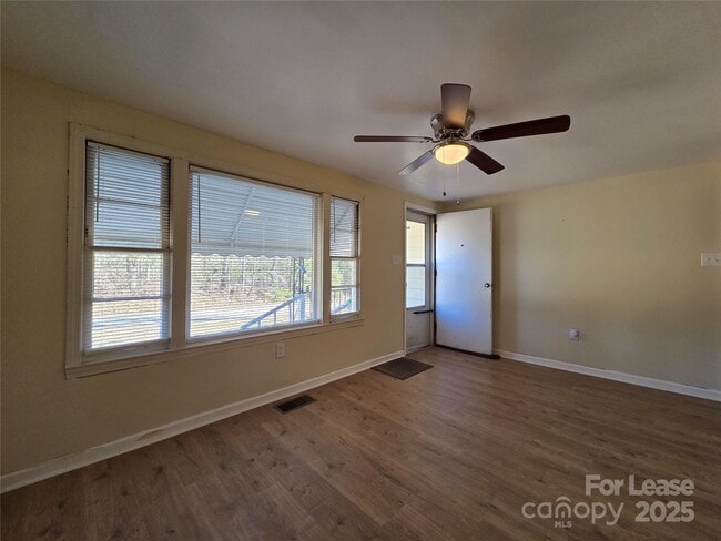 8334 Oak Tree Rd in Sharon, SC - Building Photo - Building Photo