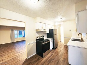 3780 Osage St in Stow, OH - Building Photo - Building Photo