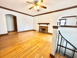 7705 W Rogers St, Unit 2 in West Allis, WI - Foto de edificio - Building Photo