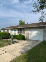 631 Andover St in Chicago Heights, IL - Building Photo