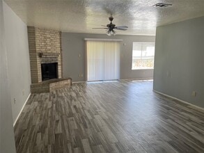 16619 La Gloria Dr in Houston, TX - Building Photo - Building Photo