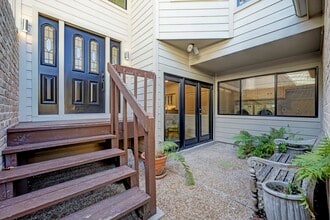 12625 Memorial Dr in Houston, TX - Building Photo - Building Photo