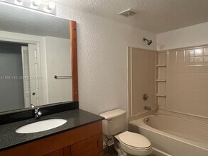 6692 W Sample Rd in Coral Springs, FL - Building Photo - Building Photo