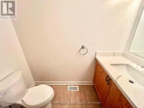 1029 Ottenbrite Cres in Ottawa, ON - Building Photo - Building Photo
