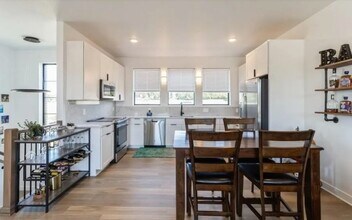 1393 Keosauqua Way in Des Moines, IA - Building Photo - Building Photo