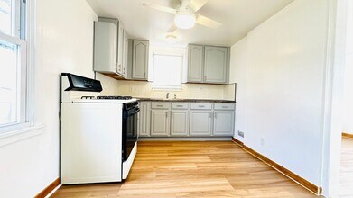 465 75th St in Niagara Falls, NY - Foto de edificio - Building Photo