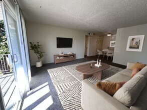 Burning Tree Apartments in Hermitage, TN - Building Photo - Building Photo