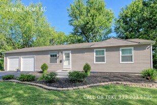 9010 W 101st St in Overland Park, KS - Building Photo