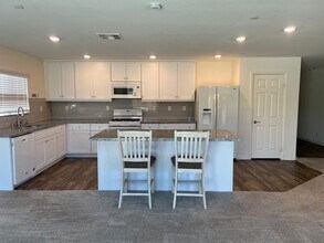 44665 Aspen St in Lancaster, CA - Building Photo - Building Photo