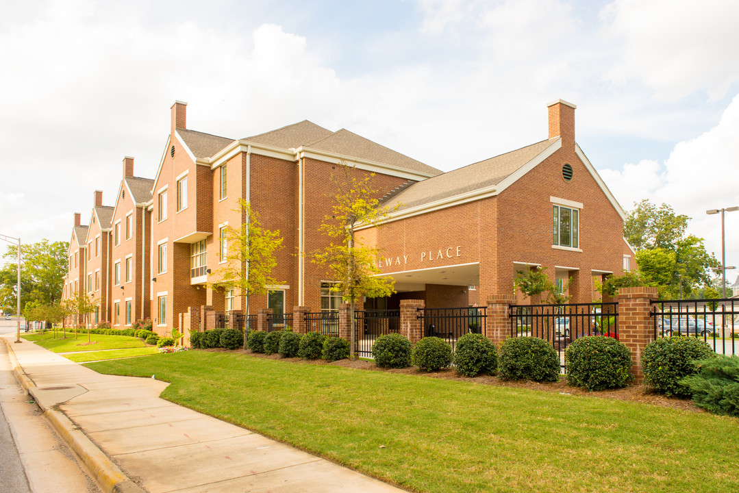 Gateway Place Apartments in Huntsville, AL - Building Photo