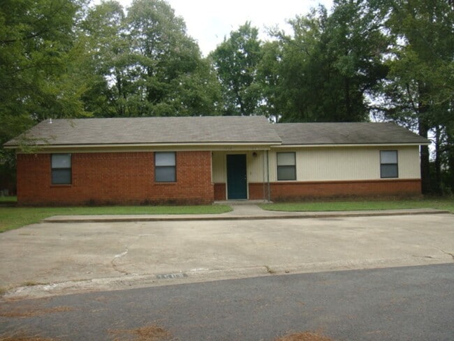 property at 1506 N Nashville Ave