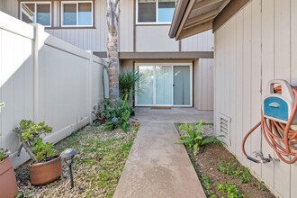 11487 Matinal Cir in San Diego, CA - Building Photo - Building Photo