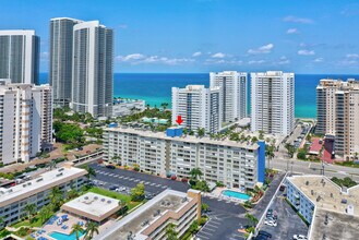 1893 S Ocean Dr in Hallandale Beach, FL - Building Photo - Building Photo