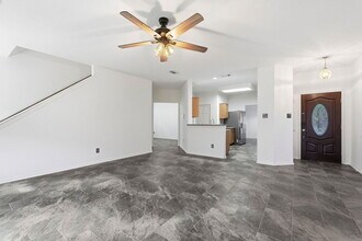 15330 Day Trip Trail in Cypress, TX - Foto de edificio - Building Photo