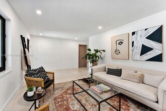 420 SW 19th Rd in Miami, FL - Building Photo - Building Photo