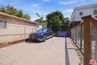 340 N La Fayette Park Pl in Los Angeles, CA - Building Photo - Building Photo