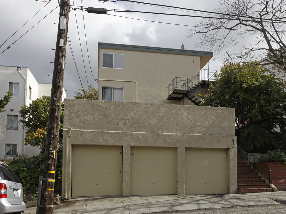 256 Euclid Ave in Oakland, CA - Building Photo