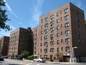 3030 Ocean Ave in Brooklyn, NY - Foto de edificio - Building Photo