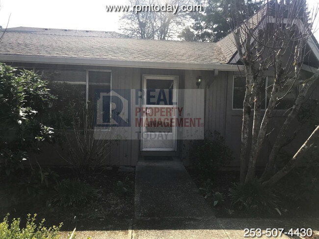 property at 4644 N Pearl St
