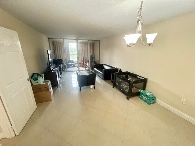 9430 Tangerine Pl in Davie, FL - Building Photo - Building Photo