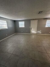 3607 E Lambright St in Tampa, FL - Building Photo - Building Photo