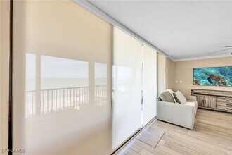 9653 Gulf Shore Dr in Naples, FL - Foto de edificio - Building Photo