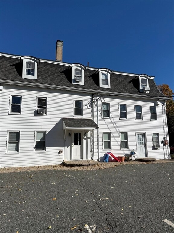 19 Railroad St in Acton, MA - Foto de edificio - Building Photo