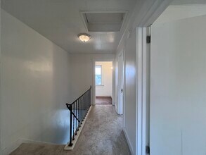 130 New Jersey Ave in Clairton, PA - Foto de edificio - Building Photo