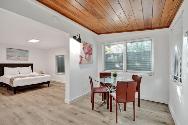 1115 SW 4th St, Unit SI ID1503931P in Fort Lauderdale, FL - Building Photo - Building Photo