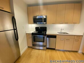 1085 Boylston St in Boston, MA - Building Photo - Building Photo