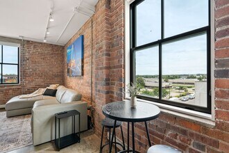 Harbach Lofts in Des Moines, IA - Foto de edificio - Building Photo