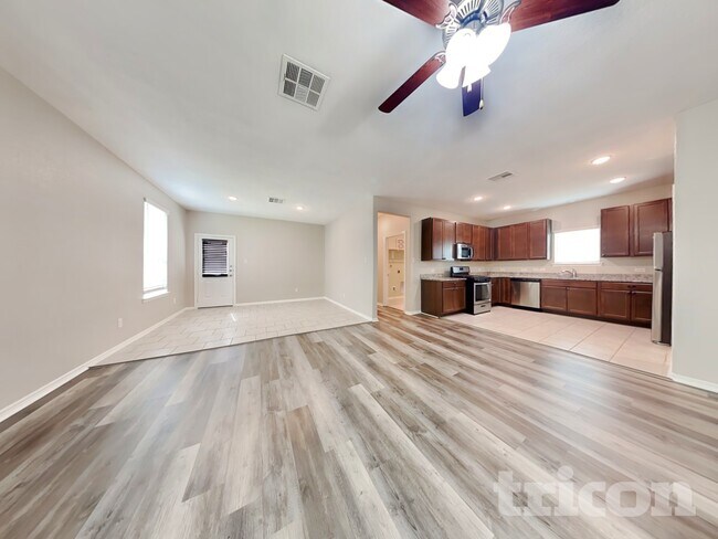 20010 Northpark Oak Ln in Porter, TX - Building Photo - Building Photo