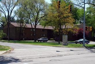 McGregor Meadows Apartments in Toledo, OH - Foto de edificio - Building Photo