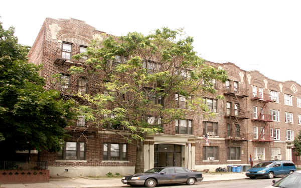 601 Crown St in Brooklyn, NY - Building Photo