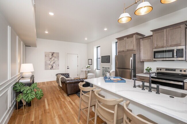 1706 Lang St, Unit 1 in Cincinnati, OH - Building Photo - Building Photo