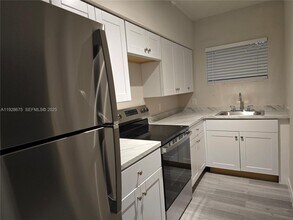 835 Lenox Ave. in Miami Beach, FL - Foto de edificio - Building Photo