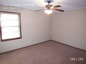 836 W Sunset St in Springfield, MO - Building Photo - Building Photo