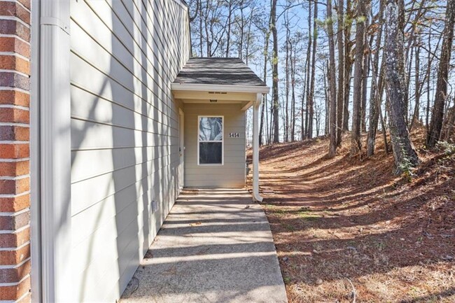 5454 Glen Haven Dr in Atlanta, GA - Building Photo - Building Photo