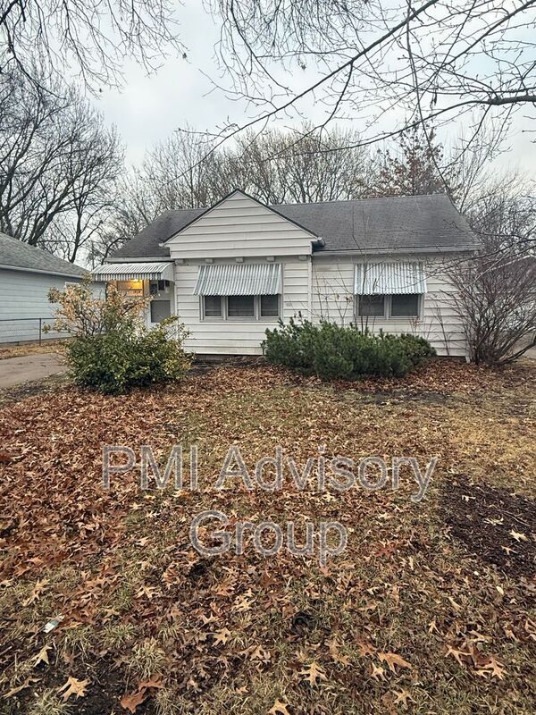 1924 SW Stone Ave in Topeka, KS - Building Photo - Building Photo