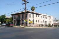 2801 San Marino Street in Los Angeles, CA - Building Photo - Building Photo