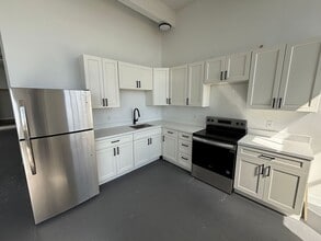 1341 58th Ave in Oakland, CA - Building Photo - Building Photo