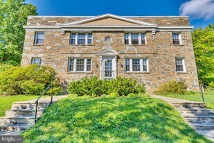 300 Commonwealth Ave in Alexandria, VA - Building Photo