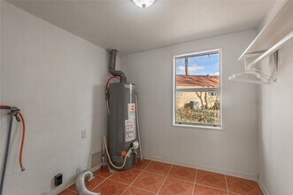 1417 23rd St in Huntsville, TX - Building Photo - Building Photo